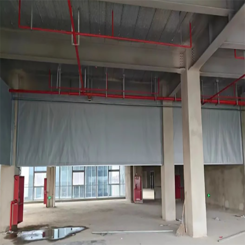 地下機動車庫自然補風利用直通室外車道需要設置擋煙垂壁嗎?(圖1) 辦公樓安裝擋煙垂壁.png