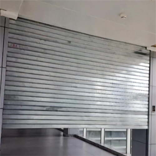 鋼質(zhì)防火卷簾門(mén)多少錢(qián)一平方(圖1) 鋼質(zhì)防火卷簾門(mén)工地.jpg